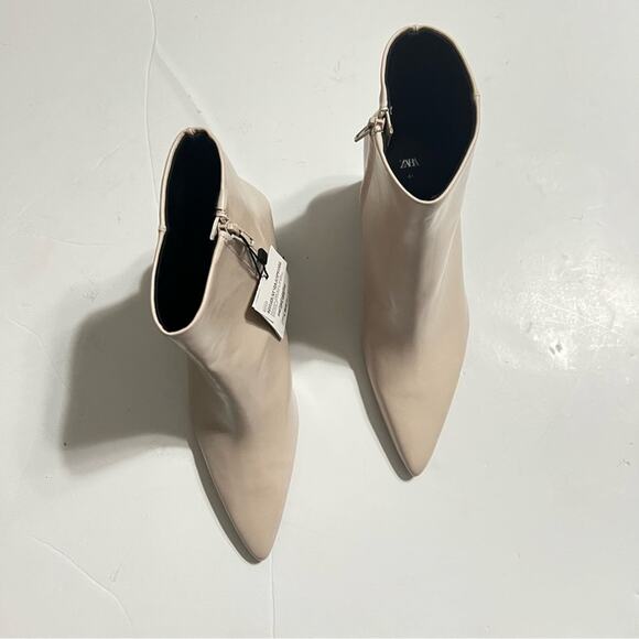 Zara TRIANGULAR HEELED ANKLE BOOTS - Picture 9 of 13